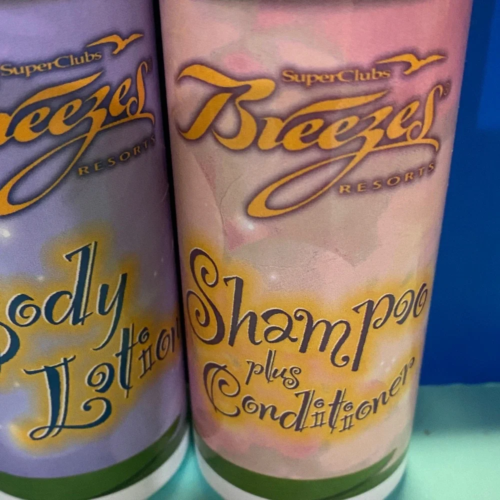Shower Gel, Body Lotion & Shampoo Trio with Carry Case Travel Vacation Resort